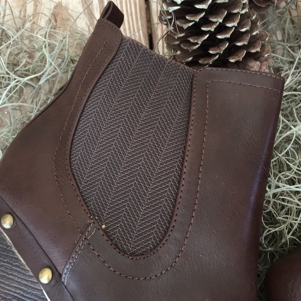 Brown Booties - Picture 4 of 8